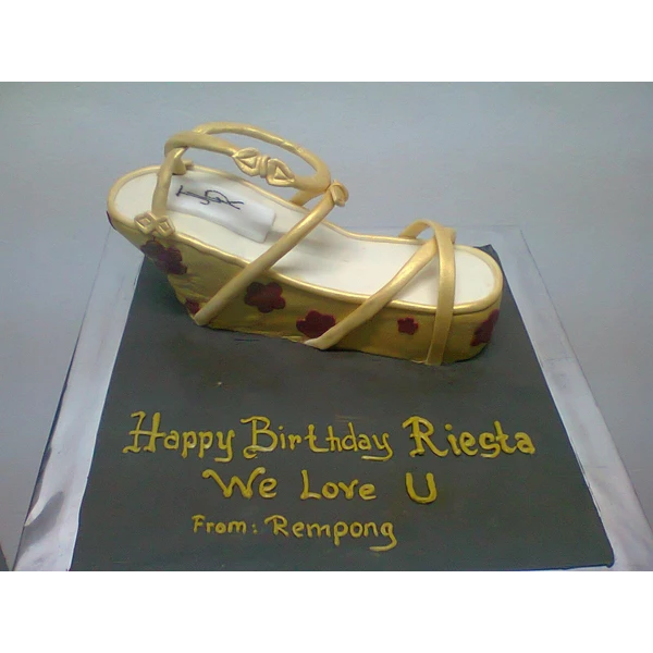 bday cake shoes
