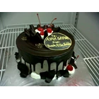black cake round fores 1