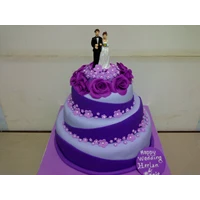 wedding cake ungu