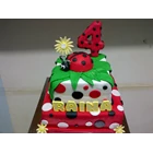 the cute beetle cake 1