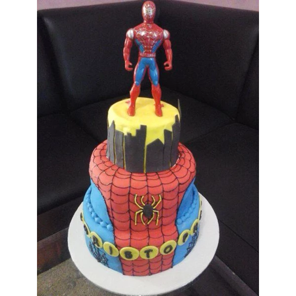 kue spiderman tingkat