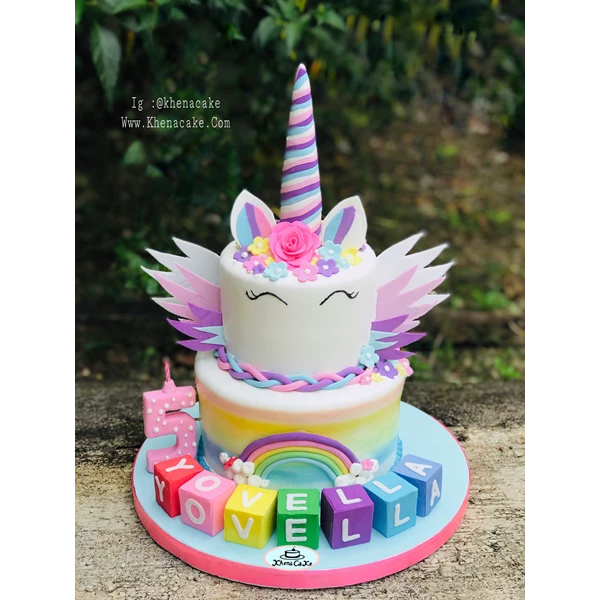 Wings unicorn cake